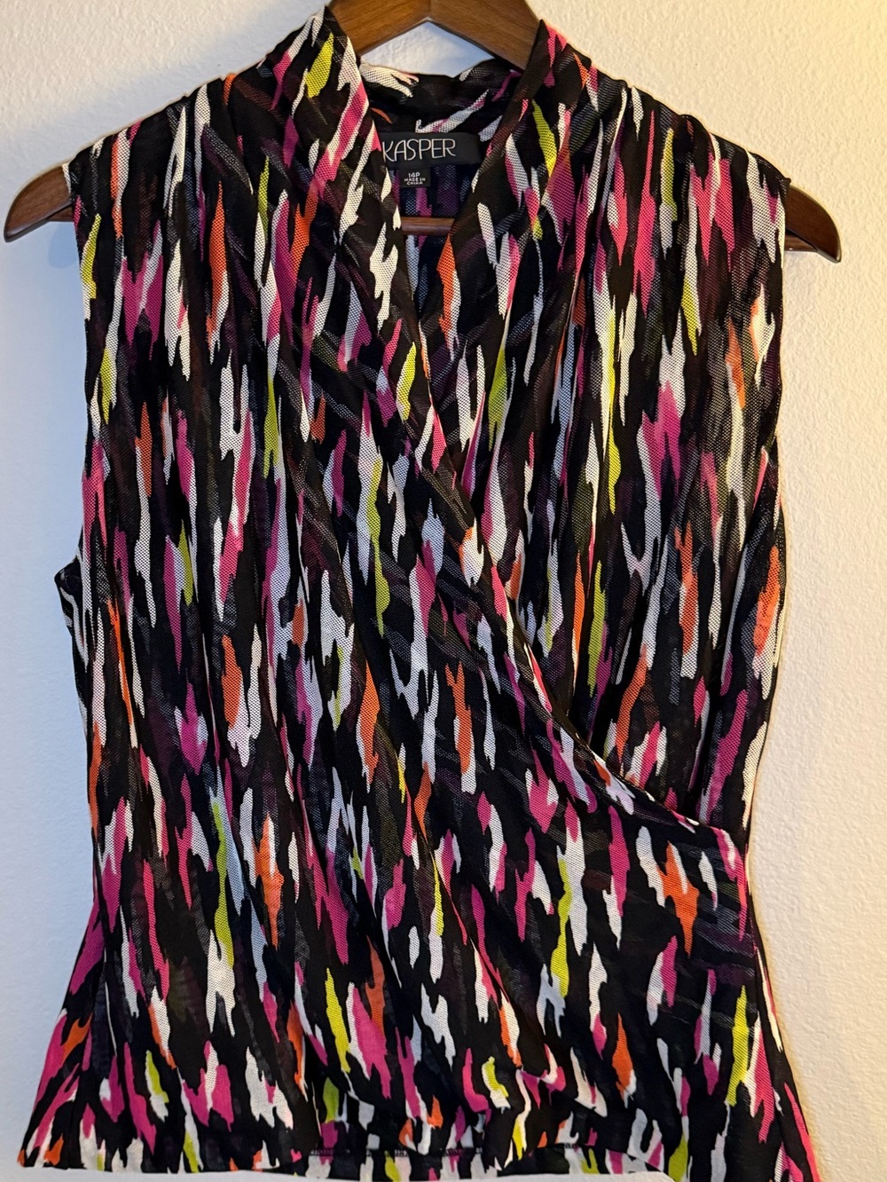Kasper Sleeveless V-Neck Wrap Top in Black Multi-Color Print